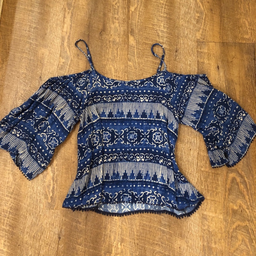 House of Harlow 1960 off the shoulder top